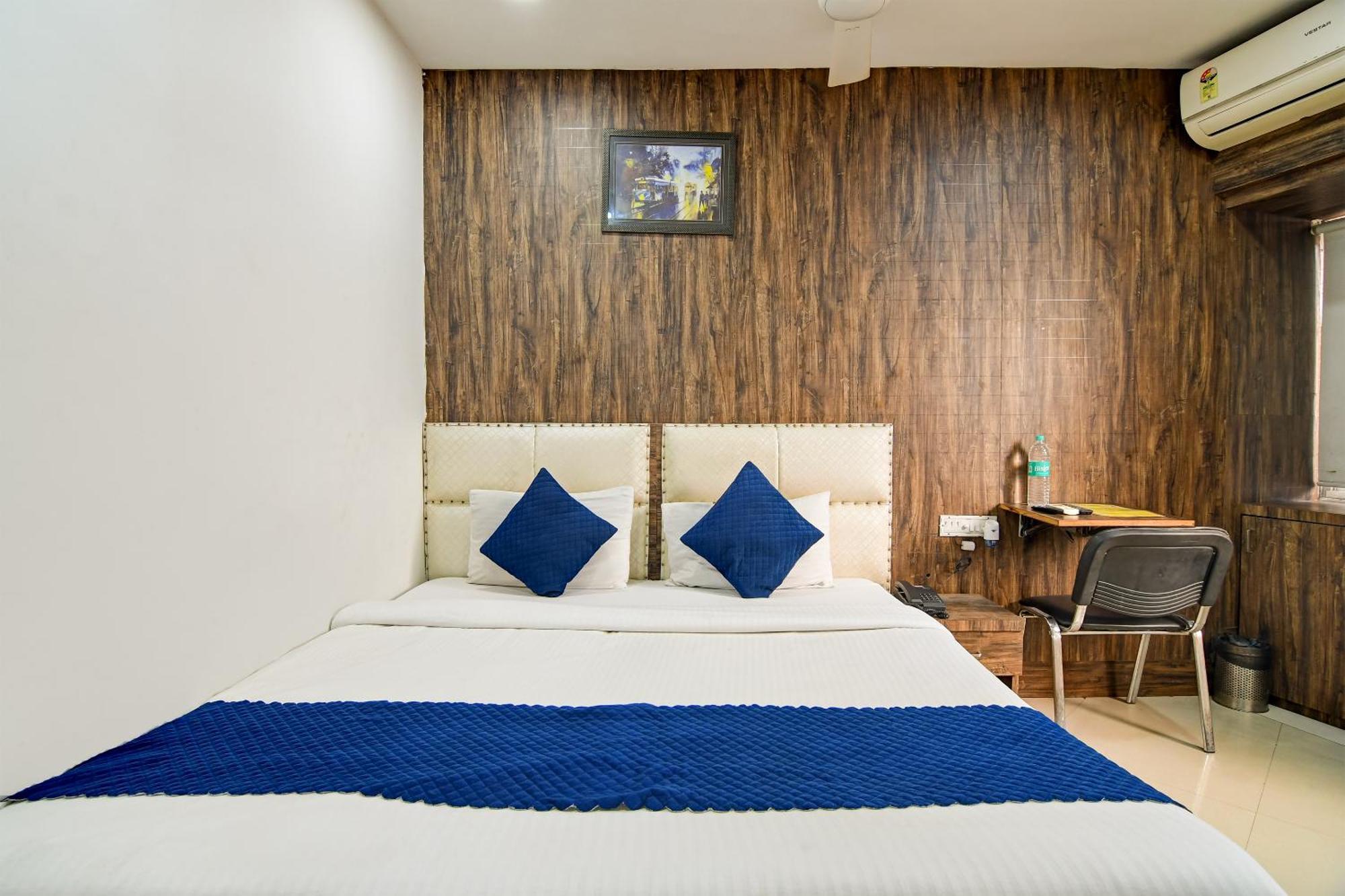 Hotel Q Inn コルカタ エクステリア 写真