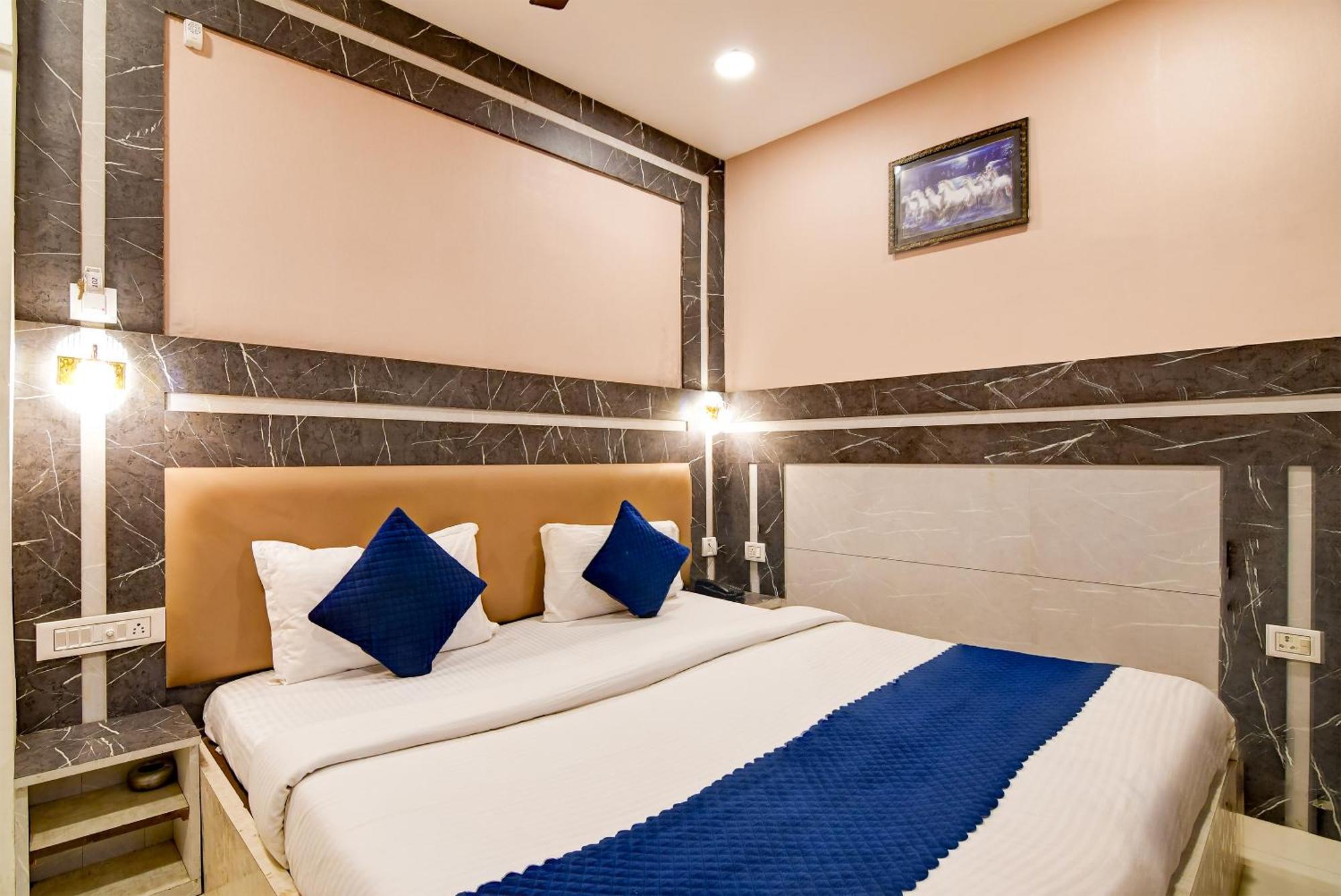Hotel Q Inn コルカタ エクステリア 写真
