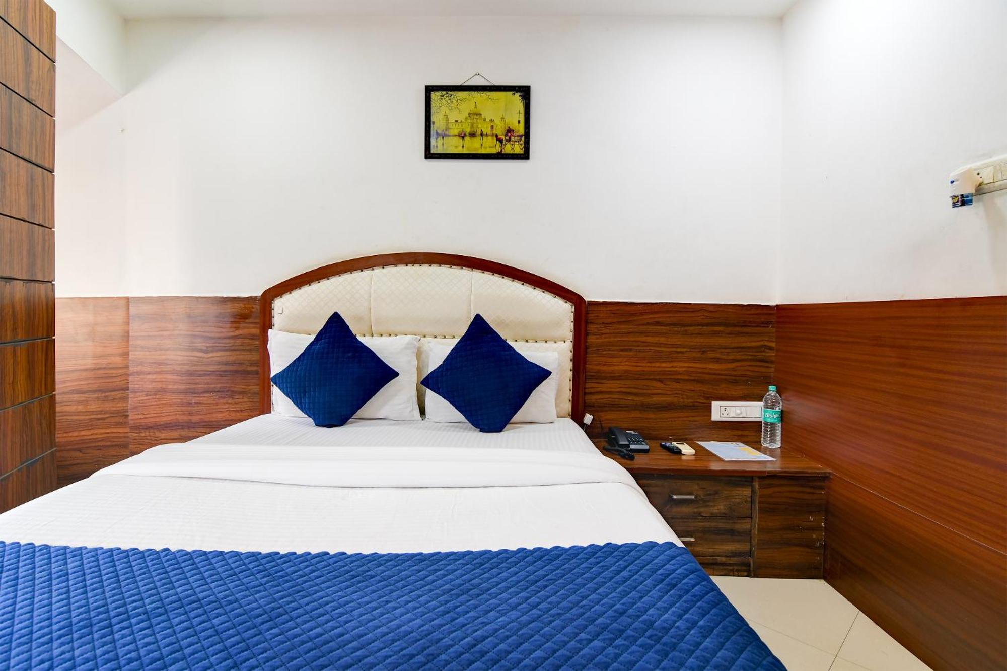 Hotel Q Inn コルカタ エクステリア 写真