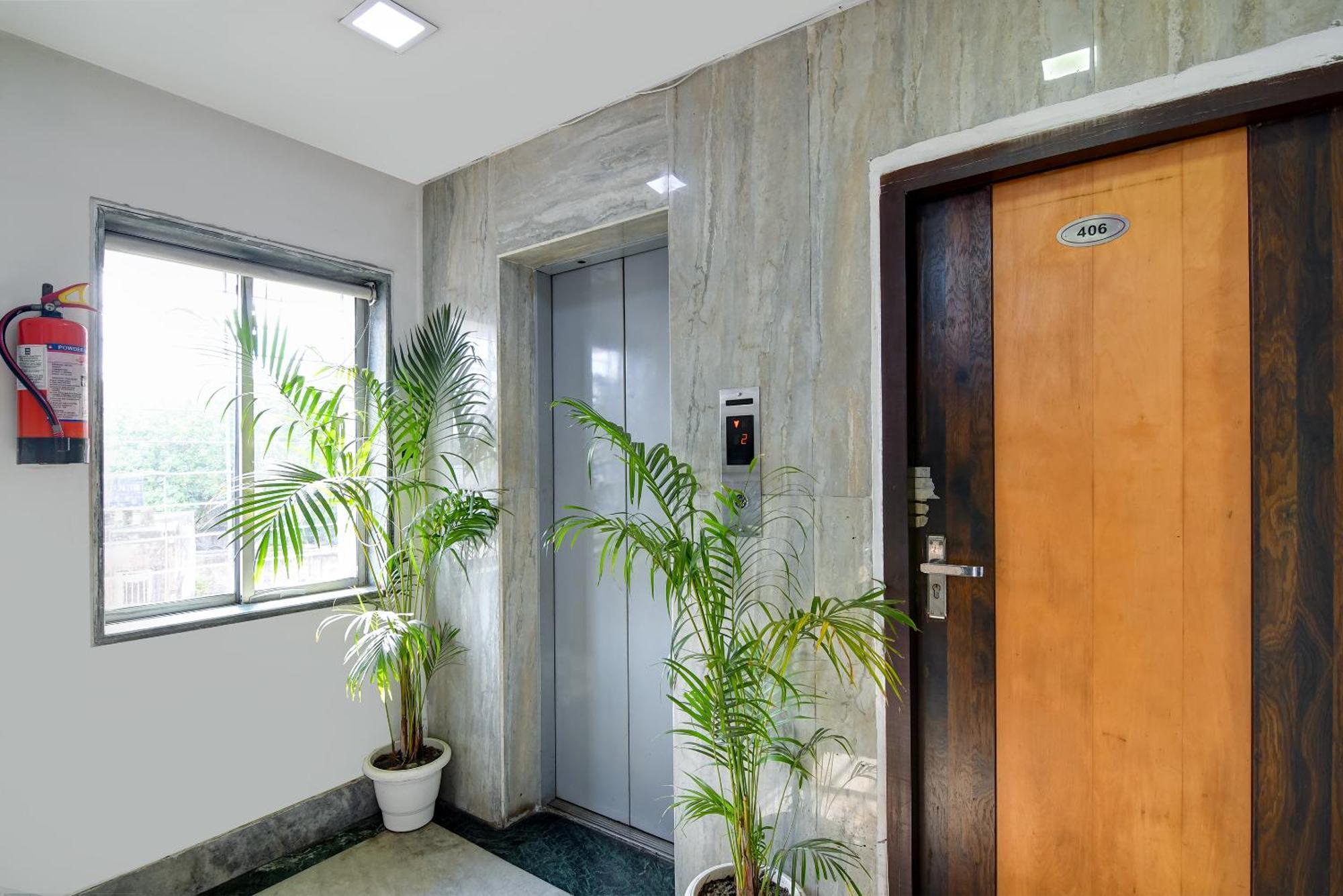 Hotel Q Inn コルカタ エクステリア 写真