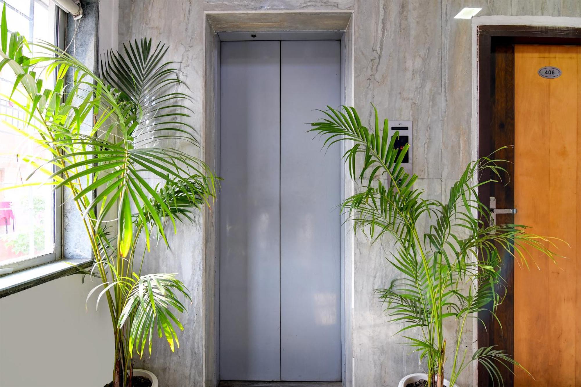Hotel Q Inn コルカタ エクステリア 写真